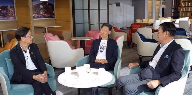歌神張學友自曝險些移民!回應曾推掉9位數酬勞邀約,稱不夠資格