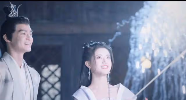 長月燼明姜饒:看著30+實際年齡25,古裝現代裝差別大!