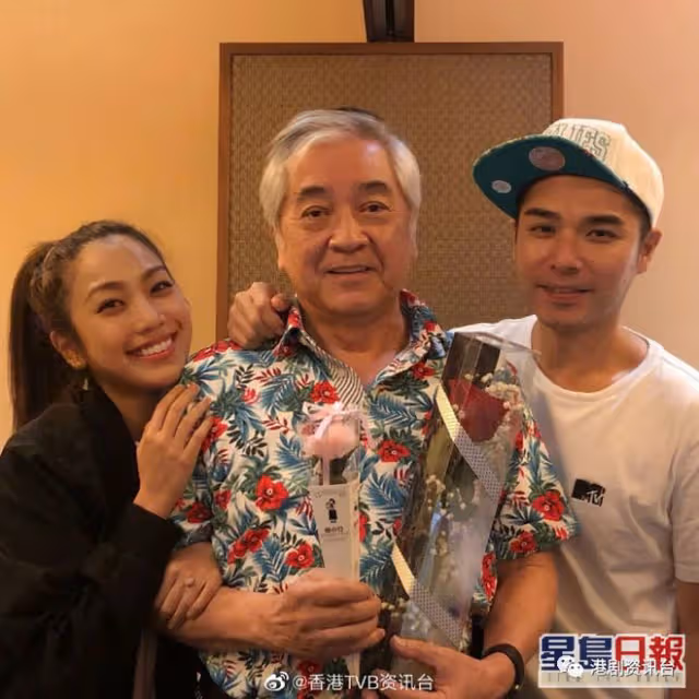77歲秦沛返加拿大小休被捕獲!一頭白髮煞氣激減變慈祥老人