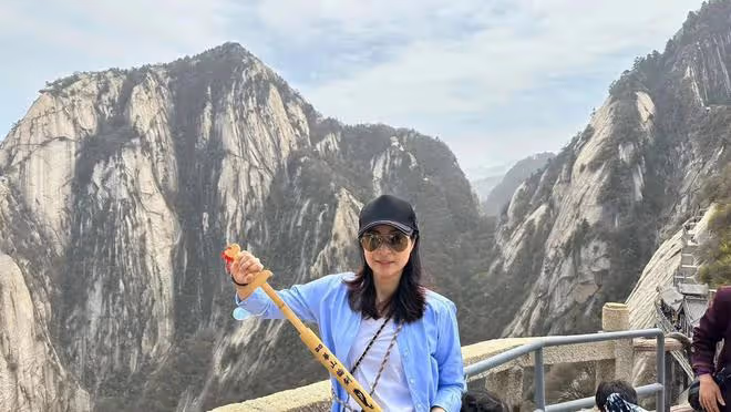 郭晶晶曬和仨孩游西安,兄妹三人很默契,倆女兒穿漢服似大家閨秀