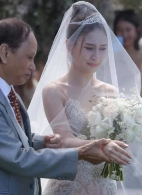 何超蓮罕曬婚禮細節!直言賭王以另外方式參與,88歲舅父專程趕往