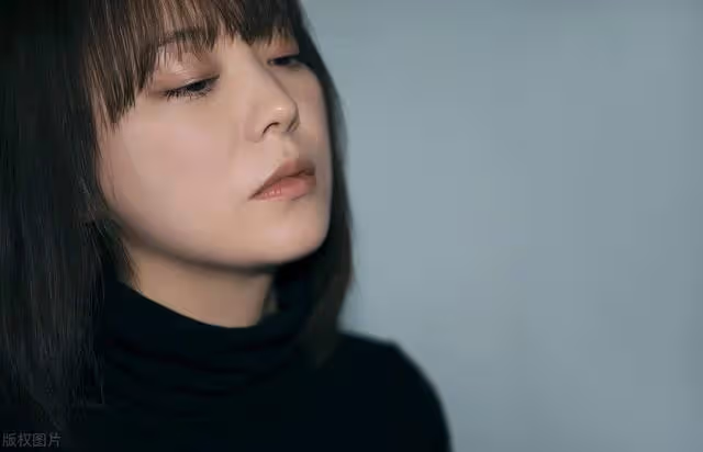 女兒需要50萬做手術，找父親要錢，兒媳婦：想要錢就要放棄房子