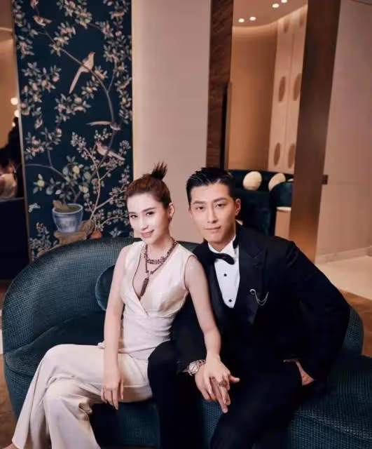 竇驍「嫁入」豪門之路,和他背後隱藏的3位年輕「富婆」