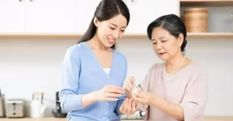 到兒子家養病，兒媳連給婆婆買三大樣家具，婆婆醒悟：是我不懂事