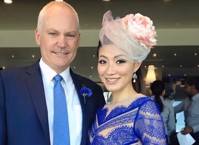 恭喜!前港姐宣布二胎剖腹產子,大24歲富商丈夫頭髮全白還禿頂