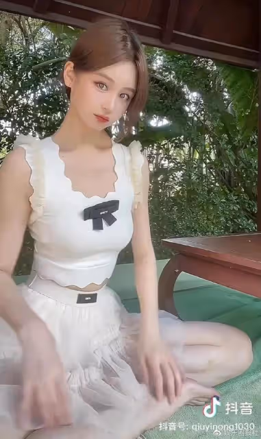 拿王晶九部資源,與對方拍視頻玩曖昧,邱意濃或是第二個邱淑貞!