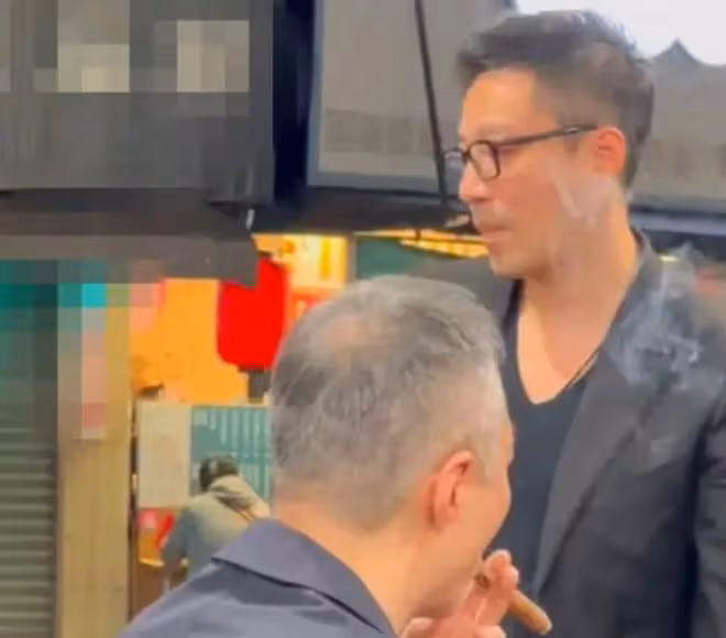 汪小菲赴台為玥兒慶生,和女兒互動對方沉迷玩手機,兒子也顯生疏