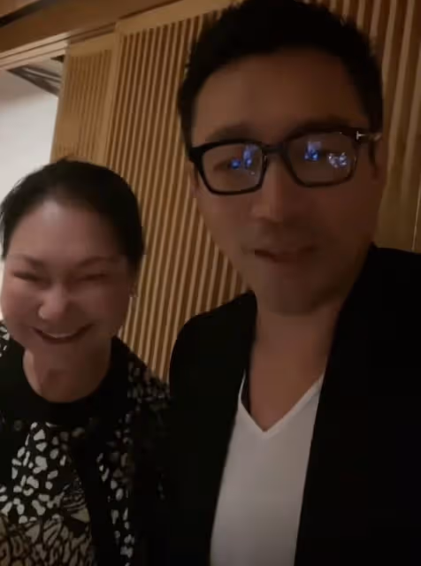 汪小菲赴台為玥兒慶生,和女兒互動對方沉迷玩手機,兒子也顯生疏