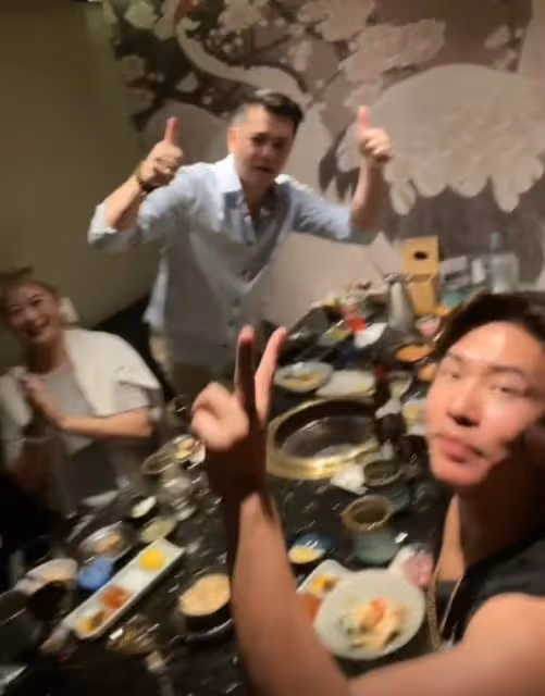 汪小菲赴台為玥兒慶生,和女兒互動對方沉迷玩手機,兒子也顯生疏