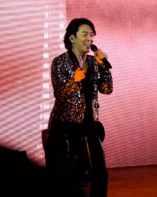 真把自己當日本人?鄭伊健中國開演唱會,蒙嘉慧發言全程講日語
