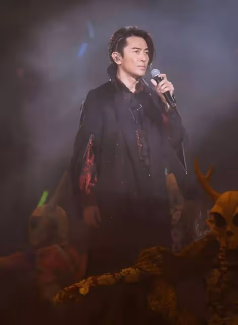真把自己當日本人?鄭伊健中國開演唱會,蒙嘉慧發言全程講日語