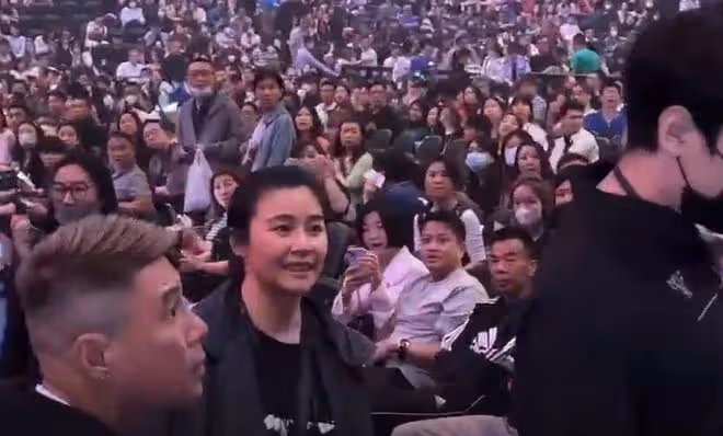 真把自己當日本人?鄭伊健中國開演唱會,蒙嘉慧發言全程講日語