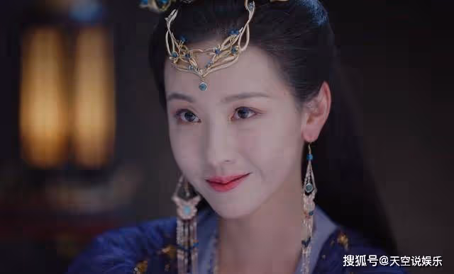 《長月燼明》葉冰裳黑化後，祖母為何轉性了？並非良心發現而是怕了