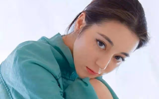 小學女生長得酷似迪麗熱巴,新疆小姑娘驚艷大眾:真正的天生麗質
