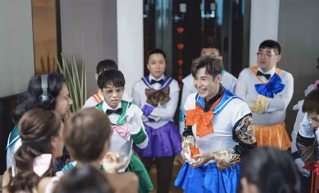 恭喜!香港知名女星今日大婚,帥哥新郎穿美少女制服跳韓舞接親