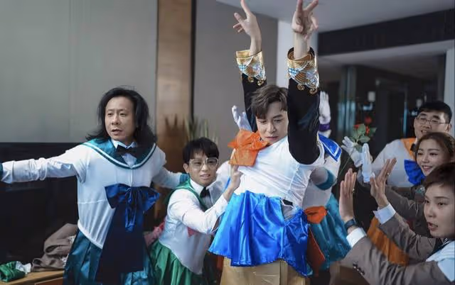 恭喜!香港知名女星今日大婚,帥哥新郎穿美少女制服跳韓舞接親