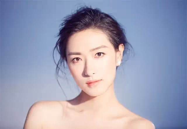 霍建華終於出來拍戲了,與劉亦菲共同搭檔,《玫瑰故事》很有盼頭