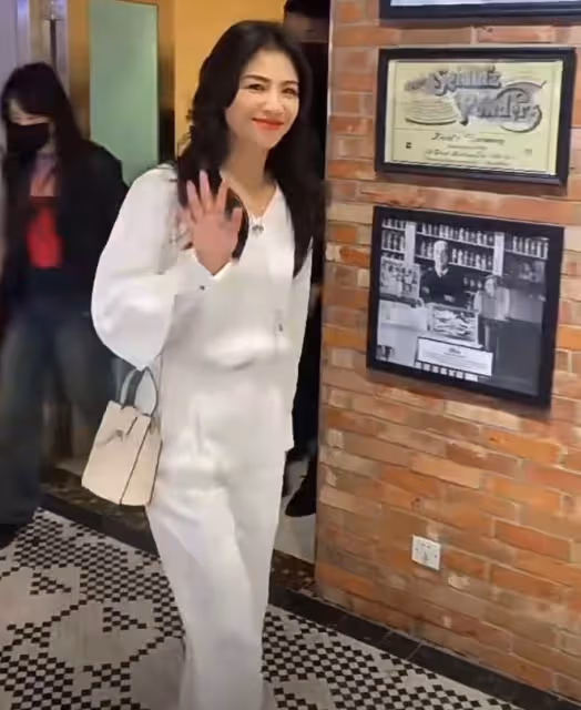 劉濤久違現身模樣大變,氣質風格像韓星,長相似陳妍希又像姚晨