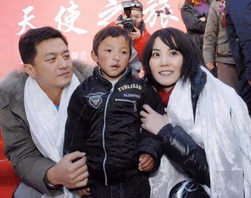 頂替王菲？李亞鵬回憶嫣然基金痛哭流涕，海哈金喜卻笑嘻嘻惹爭議
