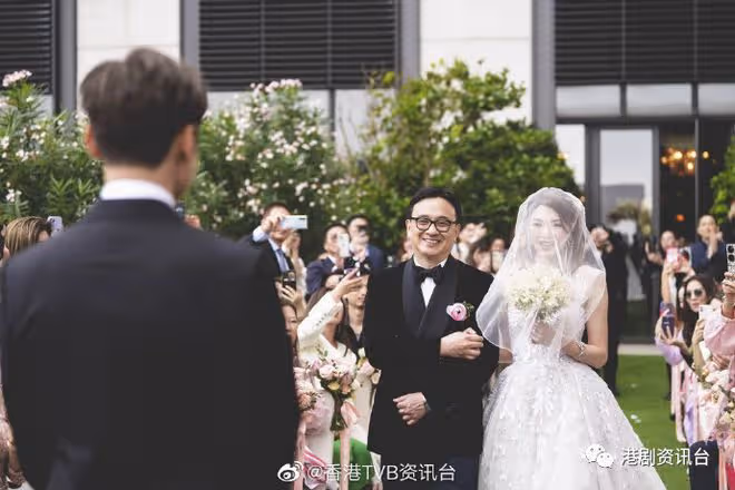 恭喜恭喜!TVB金童玉女今日大婚
