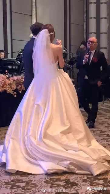 陳家樂連詩雅結婚丨陳家樂大膽笑老婆好蠢 哽咽唱冧歌狂走音 司儀Bob苦勸