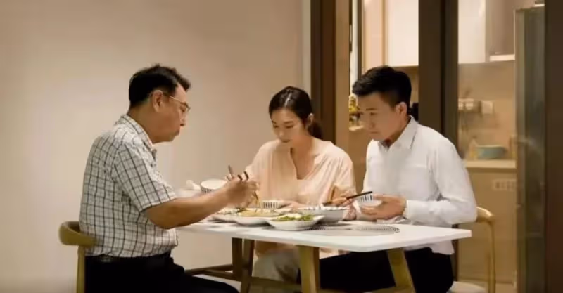 在女兒家睡午覺，睡醒見女婿打23個未接電話，清楚原因我撒腿就跑