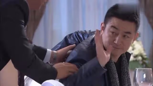 在女兒家睡午覺,睡醒見女婿打23個未接電話,清楚原因我撒腿就跑