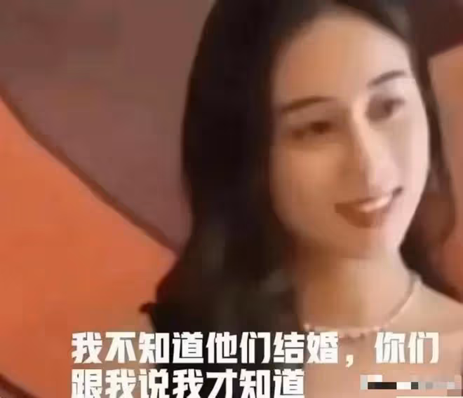 何猷君攜何超欣美國追星，與金髮美女熱聊，奚夢瑤獨自北大上課
