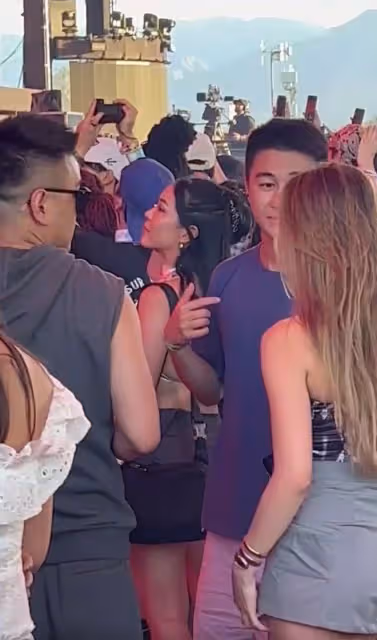 不怕奚夢瑤吃醋?何猷君泰國與美女熱聊,交換聯繫方式眼神曖昧