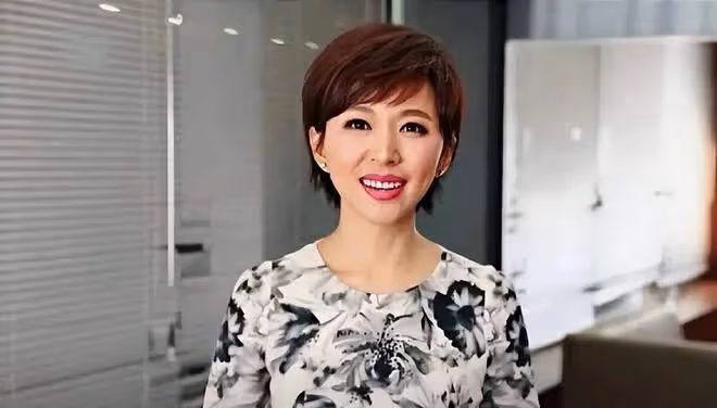 62歲央視主持張宏民,被粉絲用3607條視頻逼婚,對方疑似精神障礙
