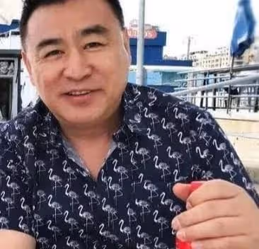 62歲央視主持張宏民,被粉絲用3607條視頻逼婚,對方疑似精神障礙