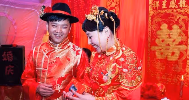 丈夫不肯給小舅買車,妻子生氣地回娘家,回來後發現丈夫換了老婆