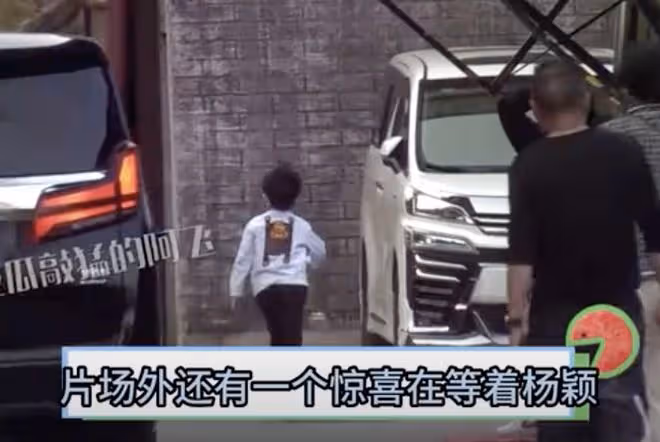 baby和宋威龍任豪拍戲,小海綿探班媽媽,頻繁現身片場母子情深