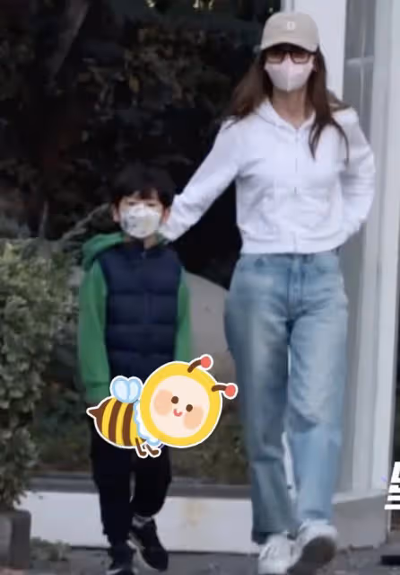baby和宋威龍任豪拍戲,小海綿探班媽媽,頻繁現身片場母子情深