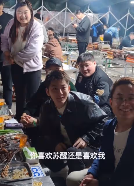 陳翔又翻車了,現身淄博追問路人喜不喜歡他,遭嫌棄敗淄博好感