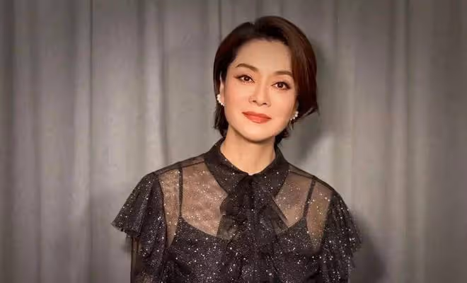 毛阿敏參加女兒成人禮,女兒超像媽媽打扮誇張,母女倆關係顯生疏