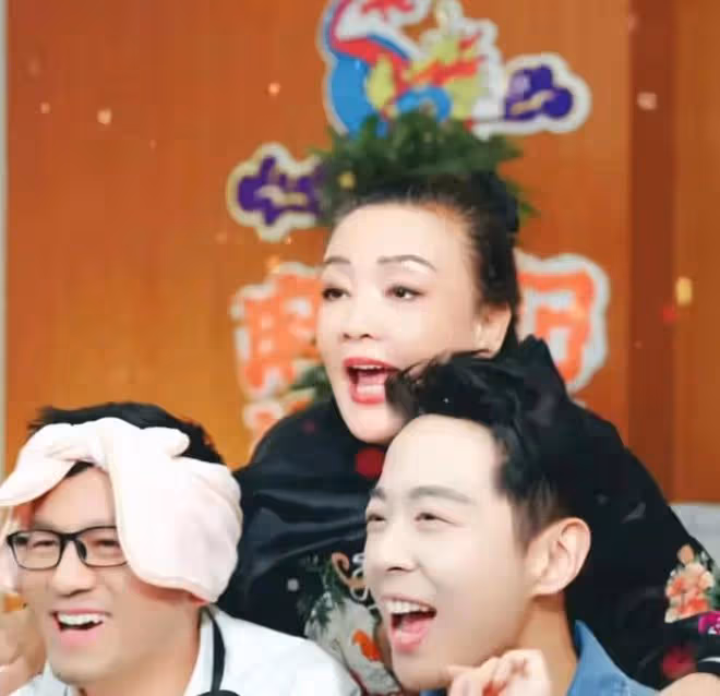 汪小菲:不遠千里趕赴台灣和丈母娘聚會,媽媽張蘭當場被氣進醫院