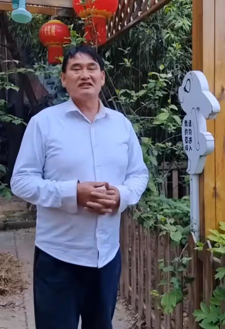 網紅大衣哥尷尬了,首次直播帶貨就翻車,一款高端化妝品賣出天價