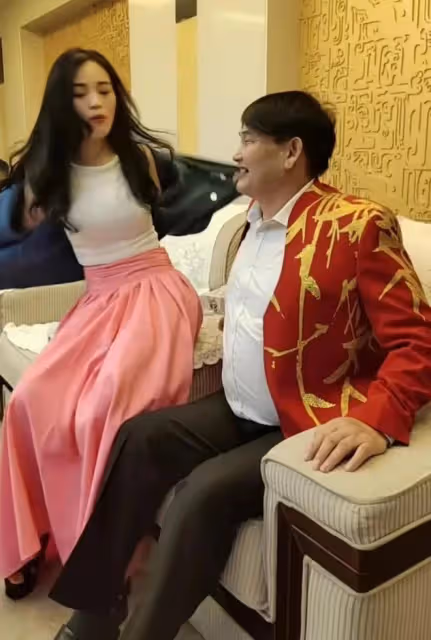 網紅大衣哥尷尬了,首次直播帶貨就翻車,一款高端化妝品賣出天價