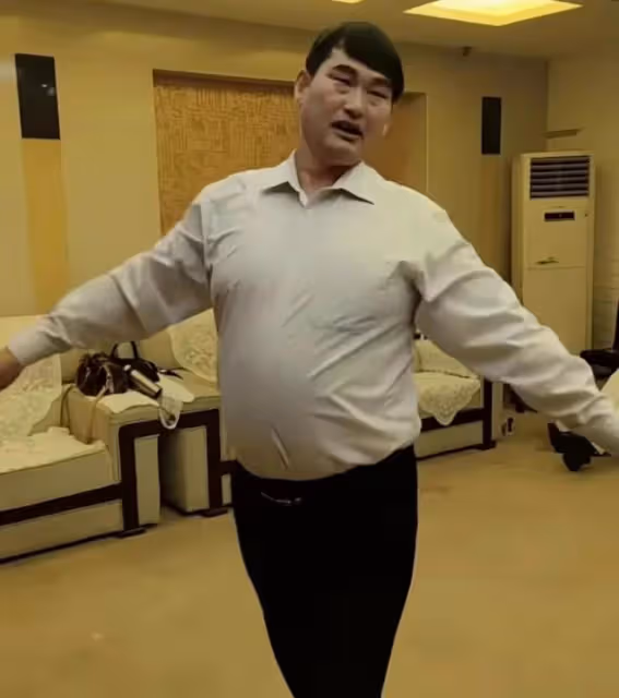 網紅大衣哥尷尬了,首次直播帶貨就翻車,一款高端化妝品賣出天價