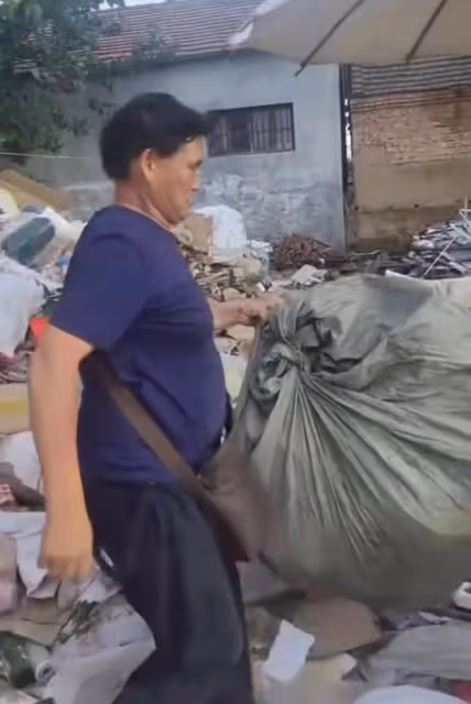 網紅大衣哥尷尬了,首次直播帶貨就翻車,一款高端化妝品賣出天價