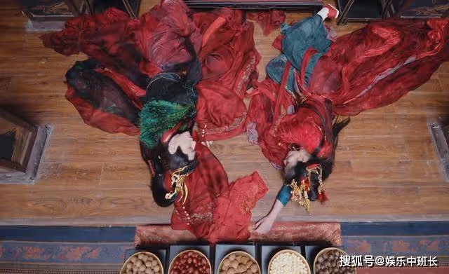 《長月燼明》蕭凜逝世後，用護心鱗換下的承諾，把葉夕霧害慘了