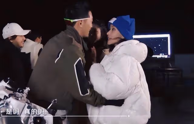 竇驍有多寵何超蓮?當紅男星遇上財閥千金,娛圈豪門寵文照進現實