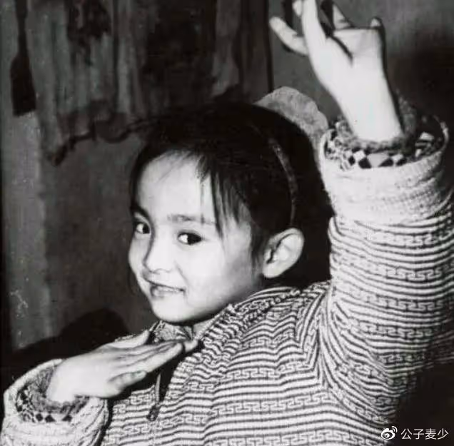 楊麗萍：30年不吃米飯，洗澡穿衣全靠助理協助，如今變成這樣…