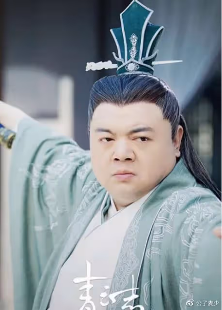 50歲知名演員一年無戲拍！回河北農村放羊種菜，鬍鬚花白乾勁十足