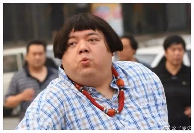 50歲知名演員一年無戲拍!回河北農村放羊種菜,鬍鬚花白乾勁十足