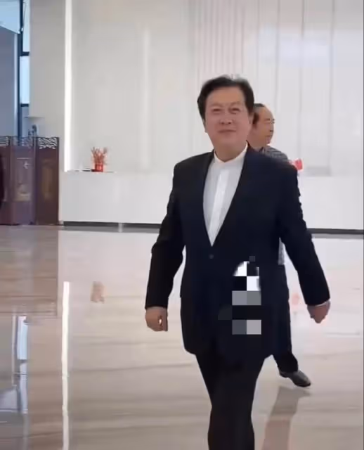 唐國強：回國之後罕見露面，辦書法展門票1299元，網友卻說太貴了