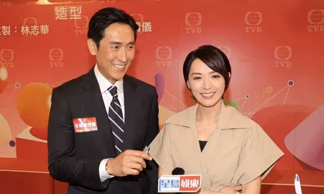 TVB實力花旦街頭拍戲被偶遇!49歲狀態佳,皮膚像剝了殼的雞蛋