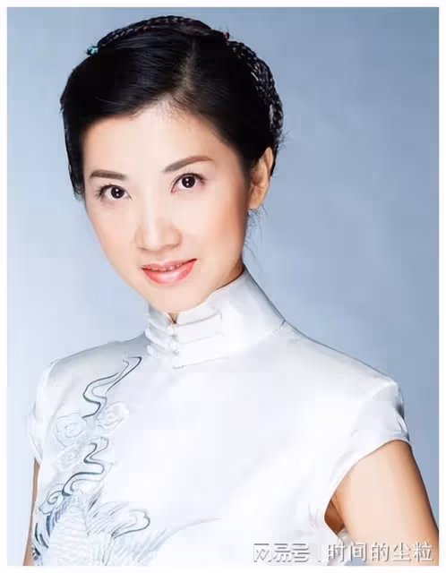 《外來媳婦本地郎》48歲湛江美女伍燕,身份不簡單,老公來頭不小