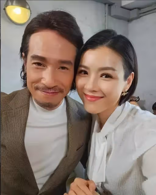 TVB吸金王由兩位視帝明爭暗鬥,均組夫妻檔出場,望提升熱度